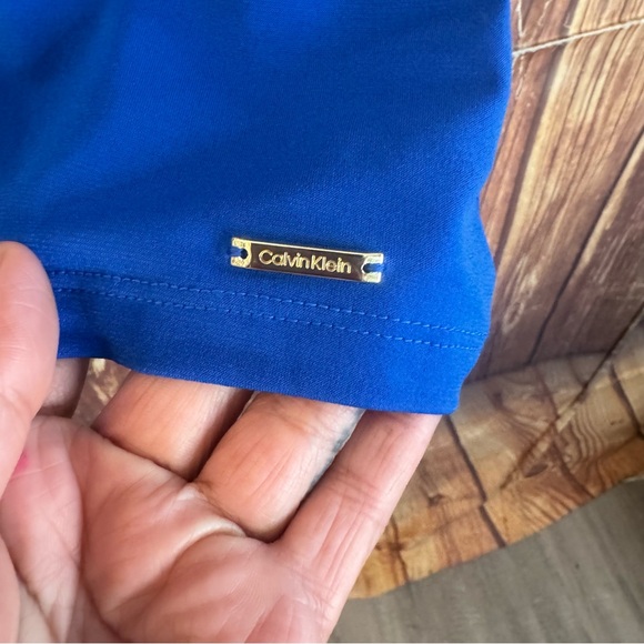 Calvin Klein Women’s Sleeveless Royal Blue Blouse Keyhole Front Back Size Medium - Picture 9 of 12